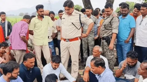 Jharkhand:लातेहार में कांवड़ियों की गाड़ी बिजली पोल से टकरायी, करंट से पांच की मौत