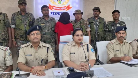 Jharkhand:पलामू पुलिस को मिली बड़ी सफलता, 10 लाख का इनामी भाकपा माओवादी जोनल कमांडर सीताराम रजवार अरेस्ट