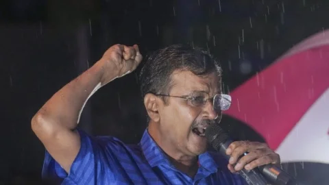 Arvind Kejriwal Bail: अरविंद केजरीवाल को सुप्रीम कोर्ट  से मिली बेल, तिहाड़ से बाहर आते बीजेपी पर बोला हमला