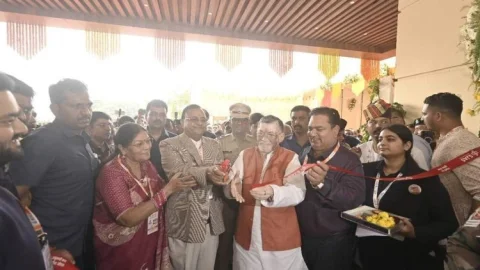 Dhanbad में एसजेएएस सुपर स्पेशलिटी हॉस्पिटल शुभारंभ, गवर्नर संतोष गंगवार ने किया उद्घाटन   