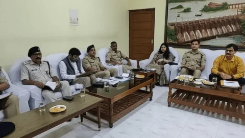 Jharkhand Assembly Elections 2024: बोडरिंग एरिया के पुलिस व प्रशासनिक पदाधिकारियों की बैठक