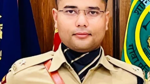 Karnataka: पहली पोस्टिंग के लिए जा रहे IPS अफसर की रोड एक्सीडेंट में मौत