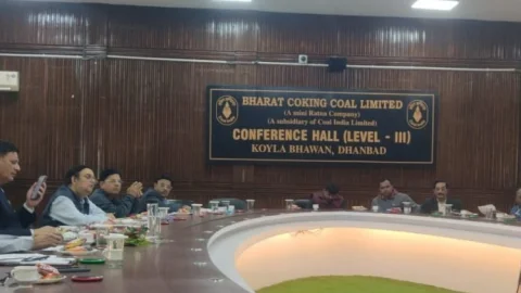 Dhanbad: इनमोसा के डेलीगेशन डीटी से मिला, 17 सूत्री एजेंडा पर मीटिंग