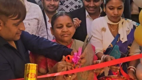 Jharkhand:आर लॉन्च सैलून और लोरियल प्रोफेशनल का नया ब्रांच कोडरमा में खुला