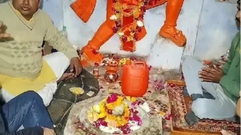 Uttar Pradesh: संभल में 46 साल बाद खुला मंदिर का ताला, सैकड़ों श्रद्धालुओं ने किये दर्शन-पूजन