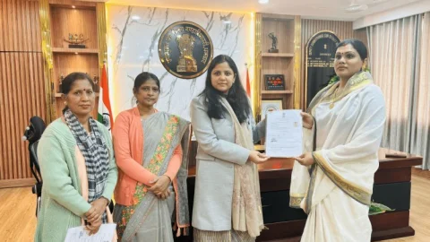 Dhanbad: सात किन्नर को दिया गया पहचान पत्र,मुख्यमंत्री राज्य ट्रांसजेंडर/तृतीय लिंग पेंशन योजना का मिलेगा लाभ