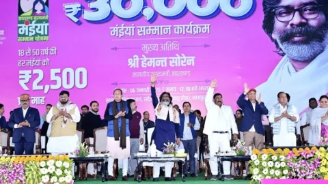 Maiya Samman Yojana: झारखंड में 56 लाख महिलाओं को CM हेमंत सोरेन का तोहफा, अकाउंट में पहुंचे 2500 रुपये