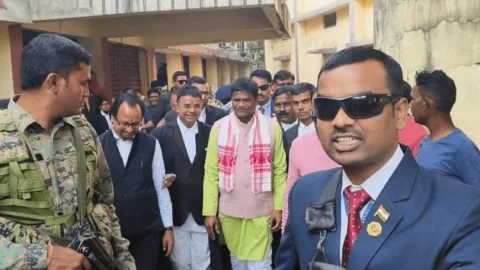 Dhanbad: MP ढुल्लू महतो और उनके MLA भाई को कोर्ट से बड़ी राहत, मारपीट व जख्मी करने के मामले में हुए बरी