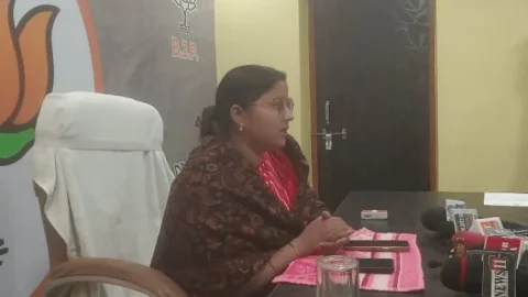 Dhanbad: झरिया MLA रागिनी सिंह के ऑफिस पर फायरिंग, शशि, एकलव्य व हर्ष के खिलाफ पुलिस में कंपलेन
