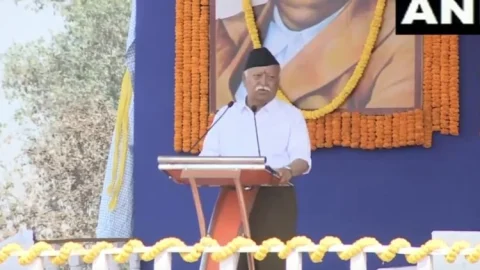 Mohan Bhagwat: हिंदू समाज को संगठित करने का प्रयास कर रहा है RSS : मोहन भागवत