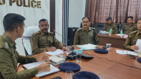 Dhanbad: एसएसपी ने गंभीर अपराधिक मामलों की समीक्षा की, दिये कई दिशा-निर्देश