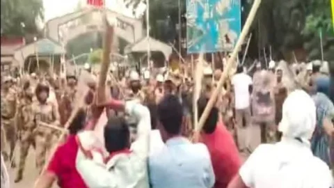 Jharkhand : बोकारो में नौकरी मांग रहे विस्थापितों पर लाठीचार्ज, एक युवक की मौत, कई घायल, उग्र प्रदर्शन