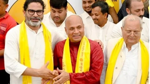 Bihar : प्रशांत किशोर की जन सुराज पार्टी में शामिल हुए RCP Singh