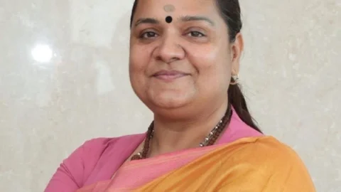 Jharkhand : बोकारो MLA श्वेता सिंह ने SDO को भेजा जवाब, एक से अधिक वोटर आइडी कार्ड और पैन कार्ड का मामला