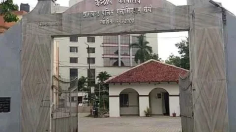 झारखंड: पुलिसकर्मियों की सैलरी पर बढ़ा ‘कटौती’ का बोझ! कल्याण कोष के लिए अब हर महीने कटेंगे ज्यादा रुपए