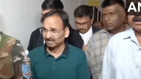 Jharkhand liquor Scam Case : ACB की पूछताछ में IAS विनय चौबे ने घोटाला से किया इनकार