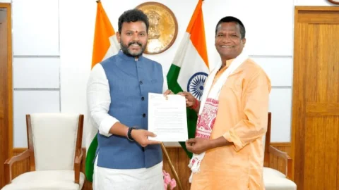 MP ढुलू महतो ने की नागरिक उड्डयन मंत्री, धनबाद को हवाई मार्ग से जोड़ने पहल
