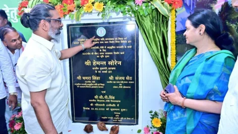 Jharkhand : अनुसूचित जनजाति बहुमंजिली छात्रावास का सीएम हेमंत सोरेन ने किया भूमि पूजन