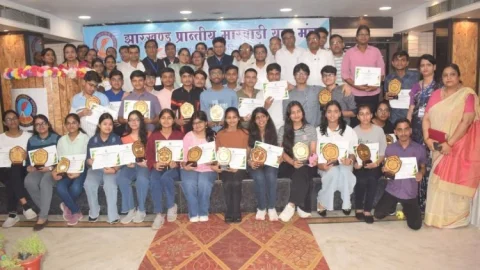 Dhanbad:मारवाड़ी युवा मंच के प्रतिभा सम्मान समारोह प्रेरणा 2025 संपन्न, मेधावी छात्र-छात्राएं सम्मानित