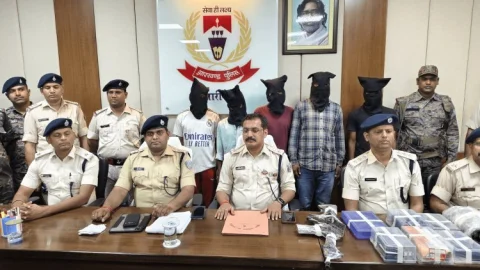 Jharkhand : हजारीबाग में TSPC को तगड़ा झटका, एरिया कमांडर सहित पांच को पुलिस ने किया अरेस्ट