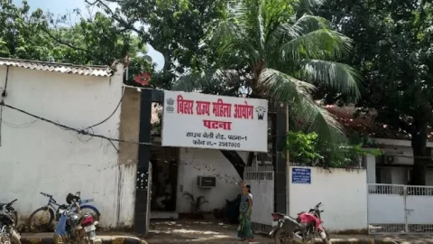 Bihar : CM नीतीश कुमार के प्रधान सचिव दीपक कुमार की वाइफ को बनाया गया महिला आयोग का सदस्य  