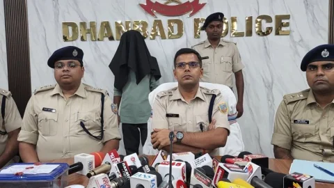 Dhanbad: सुदामडीह में आर्म्स के साथ क्रिमिनल अरेस्ट