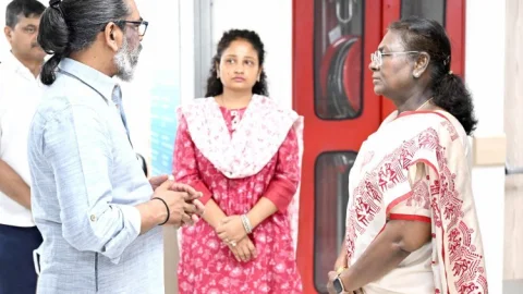 Draupadi Murmu Meets Shibu Soren:राष्ट्रपति द्रौपदी मुर्मू पहुंची सर गंगाराम हॉस्पिटल, शिबू सोरेन का हालचाल जाना