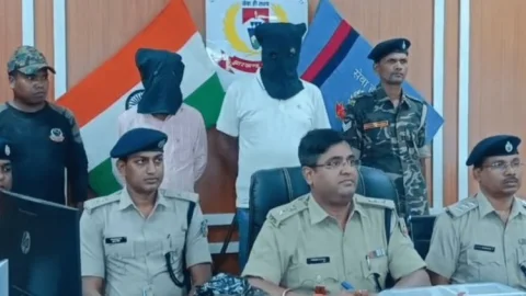 Jharkhand : भोगनाडीह में हूल दिवस पर झड़प मामले में पुलिस एक्शन, गोड्डा से आर्म्स के साथ दो अरेस्ट