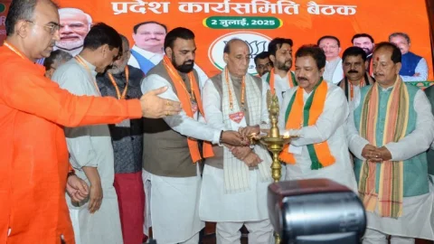 Bihar: 'जंगलराज में विकास का पहिया थमा ही नहीं, उलटा चलने लगा था': राजनाथ सिंह