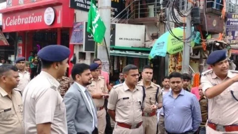 Dhanbad : मुहर्रम को लेकर डीसी व एसएसपी ने किया जिले के विभिन्न क्षेत्रों का दौरा, तैयारियों का लिया जायजा