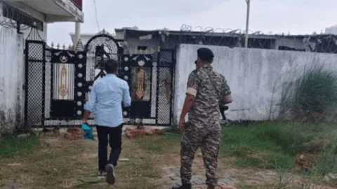 Chhangur Baba Case : जमालुद्दीन उर्फ छांगुर पर ED का शिकंजा, बलरामपुर में 12 और मुंबई में 2 ठिकानों पर रेड