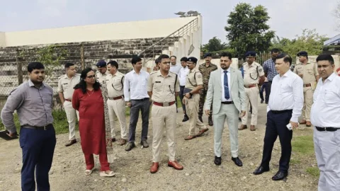 Dhanbad: राष्ट्रपति के कार्यक्रम को ले डीसी-एसएसपी ने किया रूट व कार्यक्रम स्थल का निरीक्षण