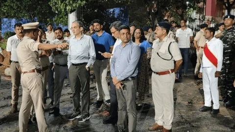 Dhanbad : सचिव व आईजी ने राष्ट्रपति के कार्यक्रम की तैयारियों का लिया जायजा, दिये महत्वपूर्ण दिशा निर्देश