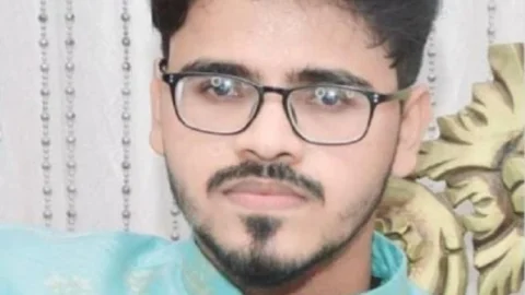 बोकारो के मनीष प्रकाश को एप्पल ने दिया 4.5 करोड़ का पैकेज ,अगले माह जायेंगे लंदन