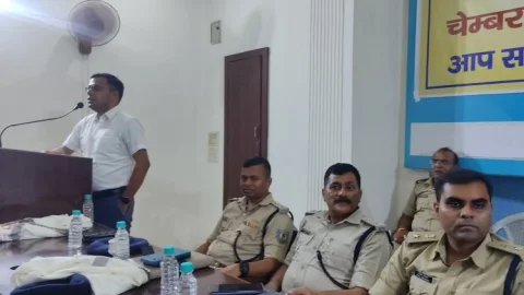 Dhanbad: निर्भीक होकर करें बिजनस, धनबाद पुलिस सुरक्षा को ले प्रतिबद्ध और सक्षम: एसएसपी प्रभात कुमार