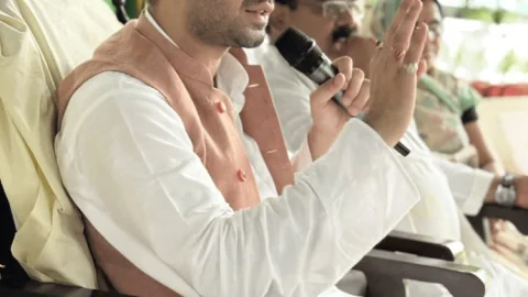 Bihar: तेज प्रताप यादव महुआ सीट से निर्दलीय लड़ेंगे विधानसभा चुनाव, टोपी का कलर बदला