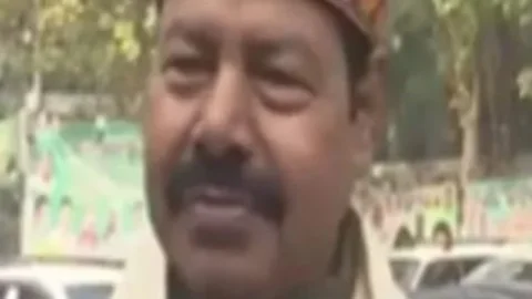 Bihar : भाई वीरेंद्र को नहीं पहचानता जूता से मारेंगे, पंचायत सचिव से भिड़े RJD एमएलए, ऑडियो वायरल