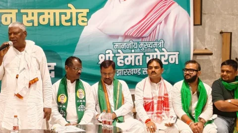 Dhanbad : जेएमएम की पंचायत, वार्ड और बूथ समितियां को बनायें सशक्त: मथुरा महतो