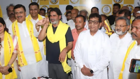 Bihar : भाजपा के पूर्व महामंत्री सुधीर शर्मा जन सुराज पार्टी में शामिल, प्रशांत किशोर से जुड़े कई मजबूत लीडर