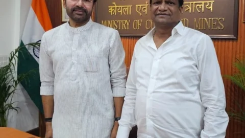 धनबाद एमपी ढुलू महतो की दिल्ली में बड़ी पहल — कोयला व कृषि मंत्री से की अहम मुलाकात