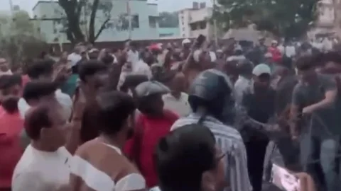 Jharkhand: रांची में दर्दनाक हादसा, हाई स्पीड कार ने स्कूटी को रौंदा, मां-बेटी समेत तीन की मौत