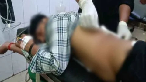 Dhanbad :धनसार में पैसों के विवाद में फायरिंग, कबाड़ी व्यवसायी को मारी गोली, रांची रेफर