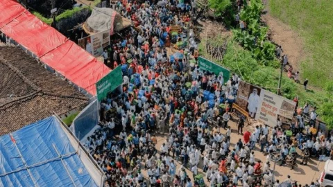 Shibu Soren Bhoj: शिबू सोरेन के श्राद्ध भोज में उमड़ा जनसैलाब, राजनाथ-रामदेव समेत दिग्गजों ने दी श्रद्धांजलि