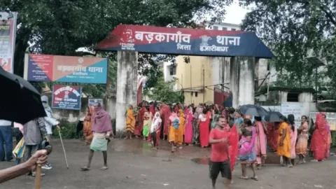 Jharkhand: एक्स मिनिस्टर योगेंद्र साव के खिलाफ पुलिस का एक्शन,  पांच बाउंसर अरेस्ट