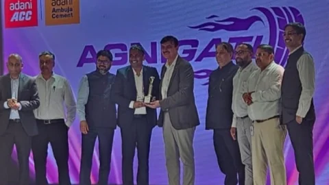 Gujarat: अडानी सीमेंट ट्रांसपोर्टिंग में महतो ट्रांसपोर्ट नंबर-1, अहमदाबाद में धनबाद के मनी महतो को मिला फर्स्ट प्राइज