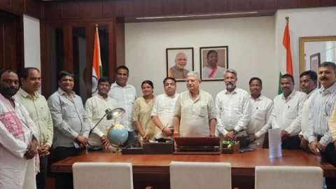New Delhi:  धनबाद एमपी व बाघमारा MLA की पहल, मुखिया संघ ने पंचायती राज मंत्री से की मुलाकात