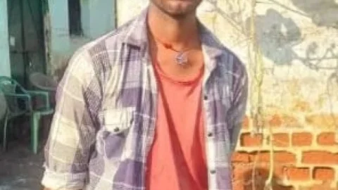 Dhanbad:  पाथरडीह में शक्की पति ने पत्नी की बेरहमी से हत्या, ग्रामीणों ने आरोपी को पेड़ से बांधकर पीटा