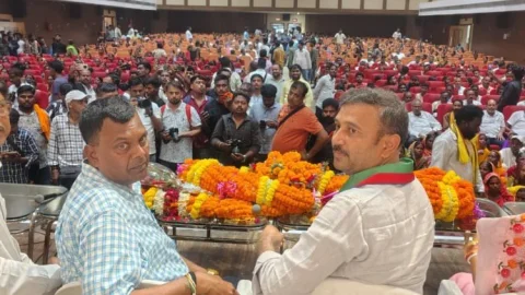 धनबाद में आजसू पार्टी का मिलन समारोह, सुदेश महतो ने कहा-कुड़मी और सरना समुदाय के मुद्दों के साथ है आजसू पार्टी