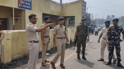 Dhanbad: धनबाद एसएसपी ने संभाली कमान, दुर्गा पूजा पर ट्रैफिक व सुरक्षा के कड़े इंतजाम