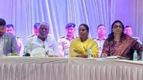 Durga Puja 2025: धनबाद जिले में आठ हज़ार जवानों की तैनाती, पंडालों पर ड्रोन से निगरानी